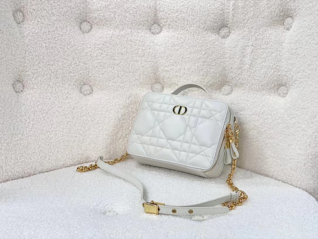 Dior Caro箱型鏈條手袋原廠品質(zhì)，原材料精確對版包包！(圖1)